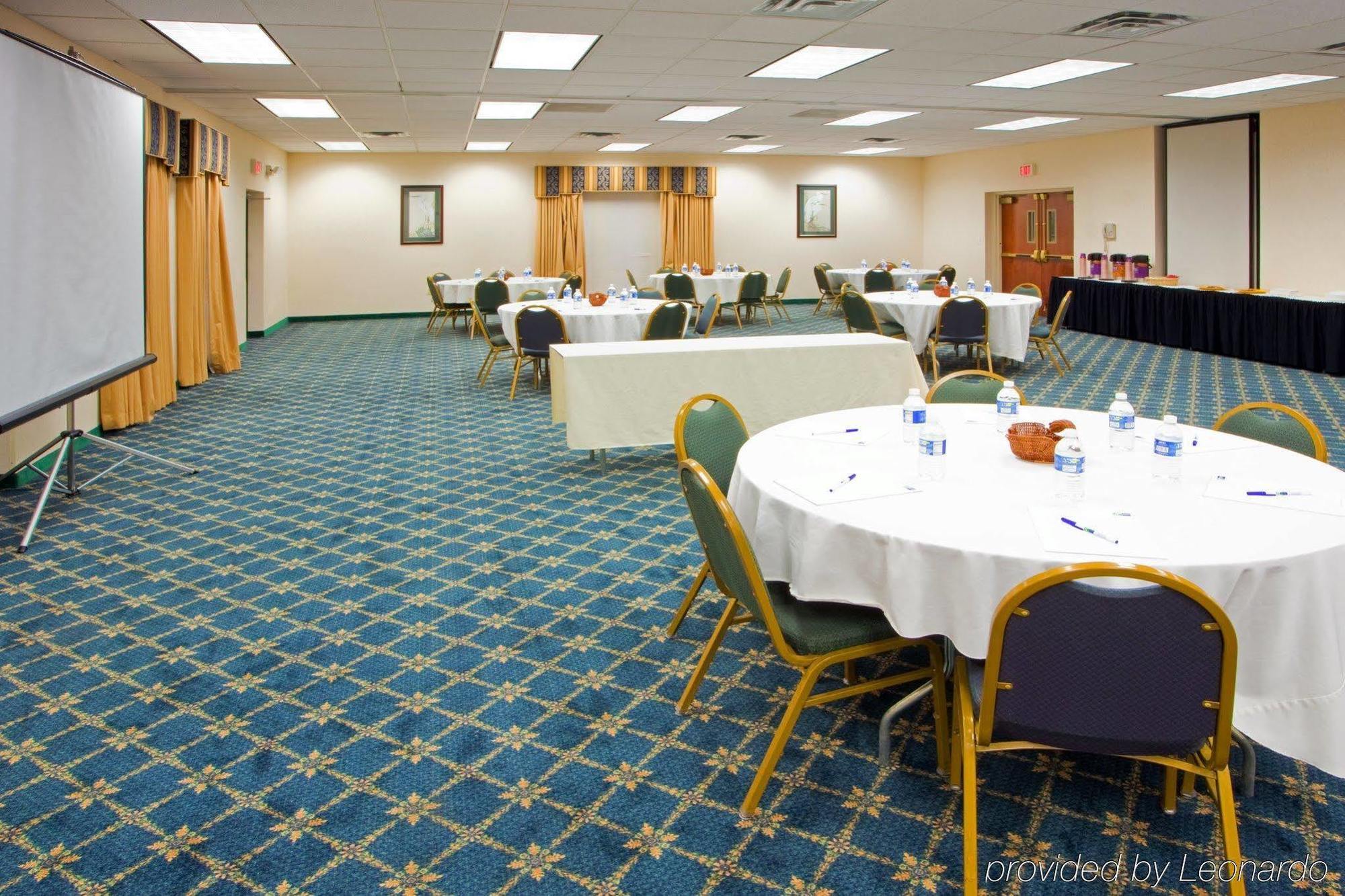 Holiday Inn Express Cambridge By Ihg Exterior foto