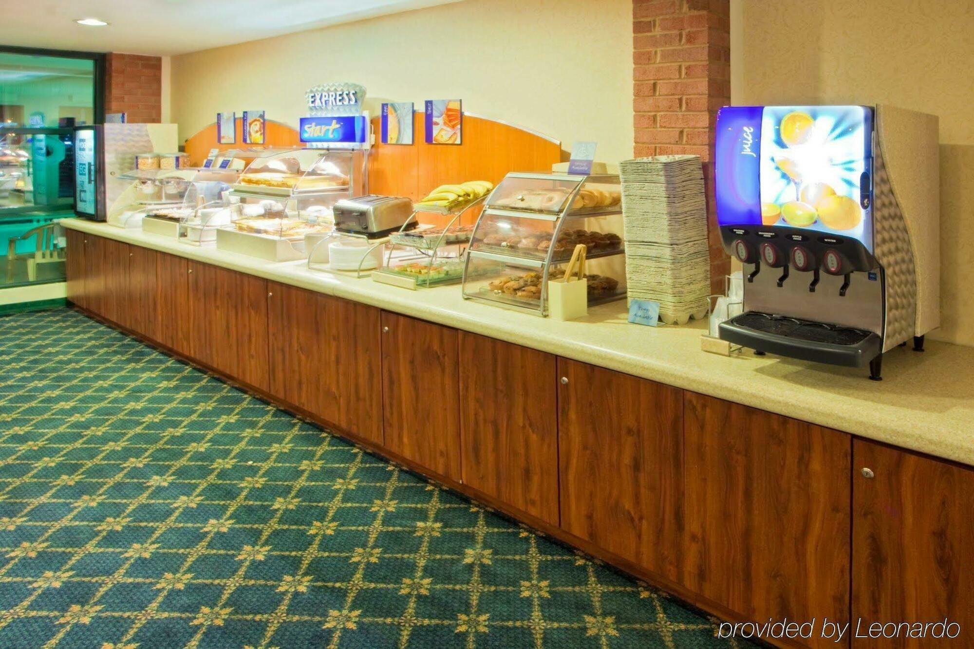 Holiday Inn Express Cambridge By Ihg Restaurant foto